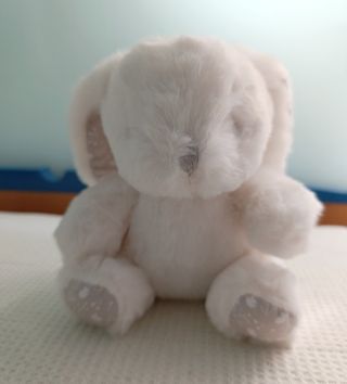 Peluche conejito blanco