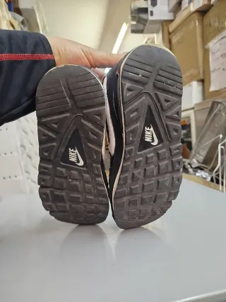 Zapatillas Nike Air Max Negras y Blancas