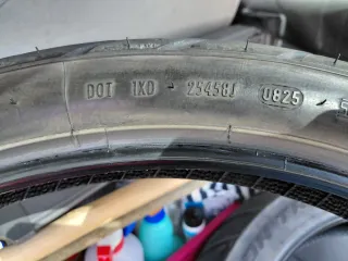 Pareja de Neumáticos  pirelli scorpion II .