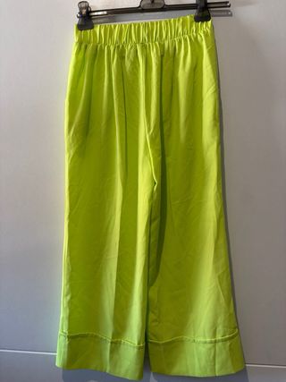 Calcas mais curtas pantalona da Rinascimento