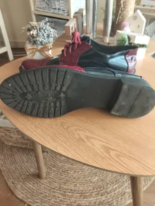 Zapatos ingleses bicolor burdeos y negro