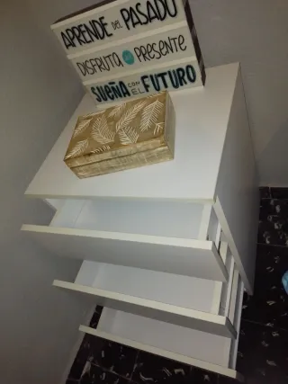 Mesitas de noche 3 cajones blanca