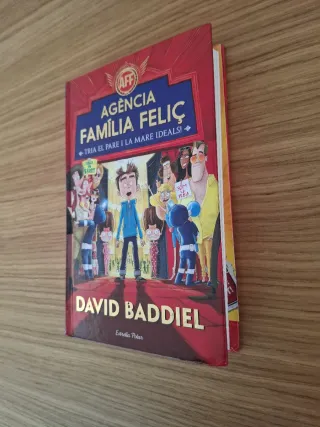 "Agència Família feliç". David Baddiel (+9 anys)