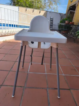 Trona IKEA blanca