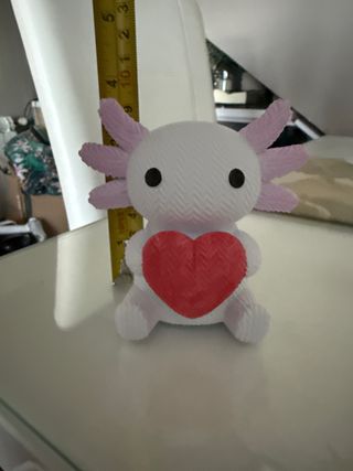 Ajolote impreso 3D con corazón