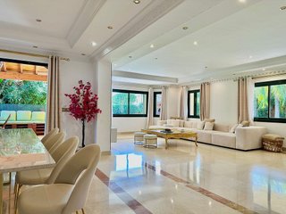 Chalet en alquiler en Las Cancelas - Valdeolletas en Marbella