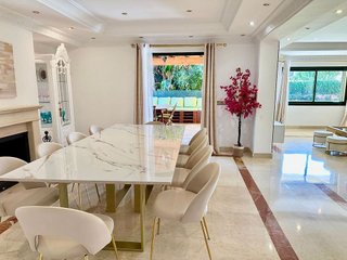 Chalet en alquiler en Las Cancelas - Valdeolletas en Marbella