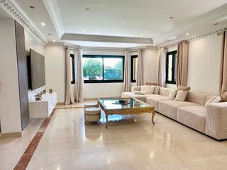 Chalet en alquiler en Las Cancelas - Valdeolletas en Marbella