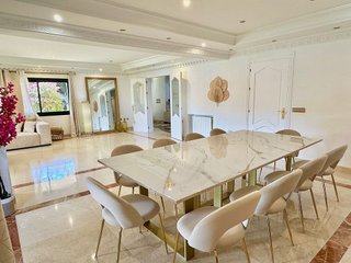 Chalet en alquiler en Las Cancelas - Valdeolletas en Marbella