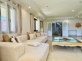 Chalet en alquiler en Las Cancelas - Valdeolletas en Marbella