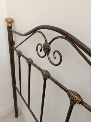 Cabecero y mesitas forja y cristal