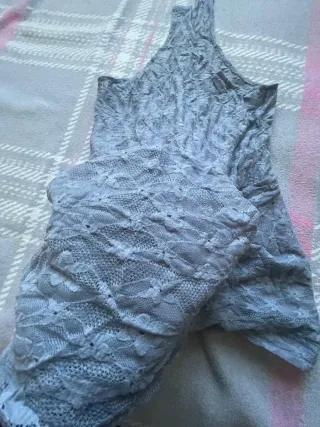 Body de encaje gris