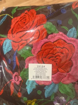 Manton Flamenca Negro Bordado Flores
