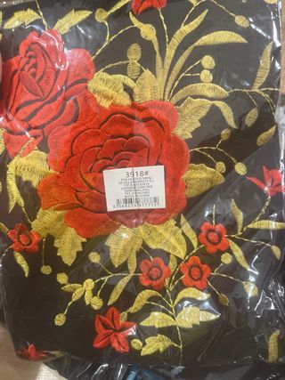Manton Flamenca Negro Bordado Flores