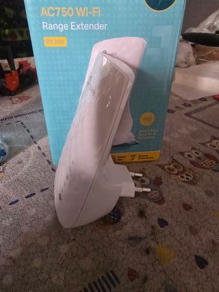 TP-Link AC750 Wi-Fi Range Extender RE200