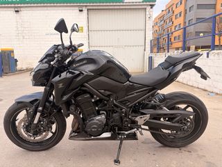 Kawasaki Z900 Negra