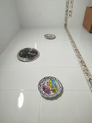 Plato decorativo paisaje pintado