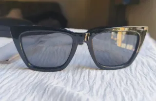 Gafas de sol negras