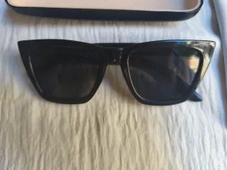 Gafas de sol negras