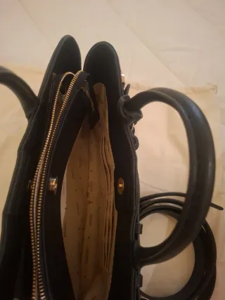 Bolso Guess Negro Mano y Hombro