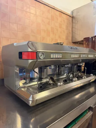 Macchina da caffè professionale Gaggia a 3 gruppi