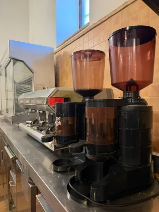 Macchina da caffè professionale Gaggia a 3 gruppi
