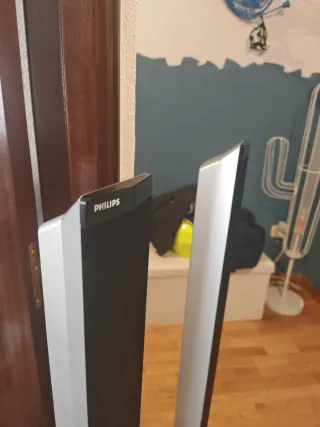 Altavoces Philips Negros y Plateados