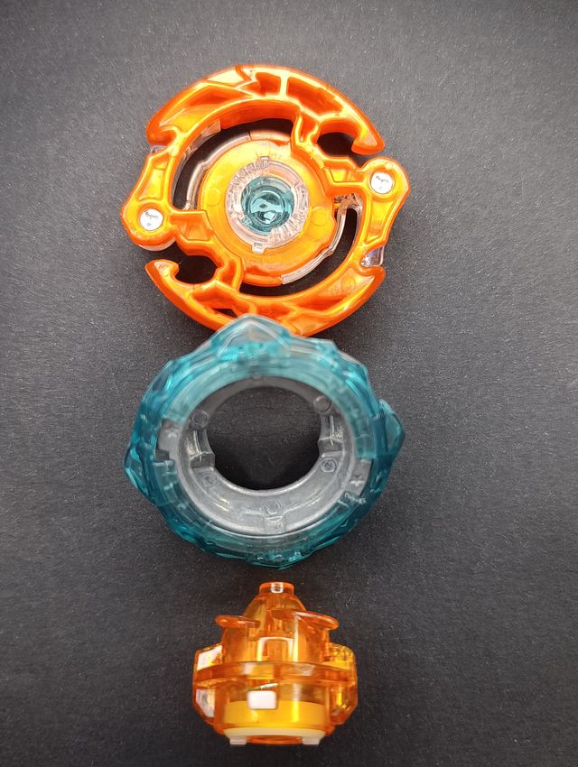 Beyblade Burst Ragnaruk + Lanzador Takara Tomy