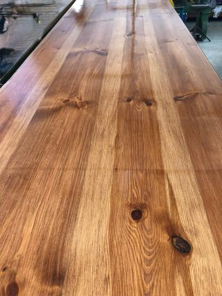 Banco de madera maciza