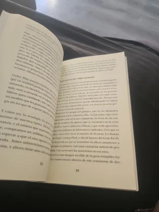 La economía explicada a los jóvenes (Spanish Ed...