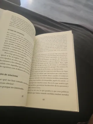 La economía explicada a los jóvenes (Spanish Ed...