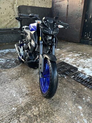 Yamaha MT-125 Negra y Azul