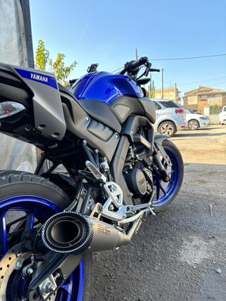 Yamaha MT-125 Negra y Azul