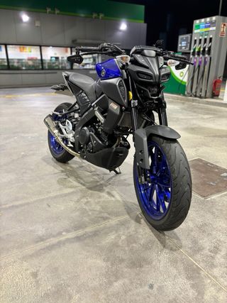 Yamaha MT-125 Negra y Azul