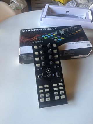 Controlador Traktor Kontrol X1 mk2