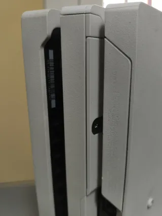 PS4 Pro Blanca 1TB + 2 Juegos