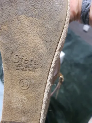 Sandalias cuña Sfera beige y doradas