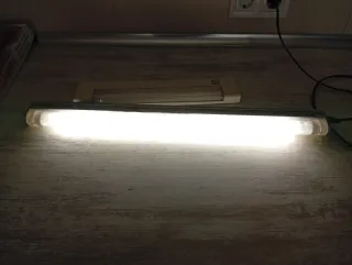 Lámpara lineal LED LANZINI