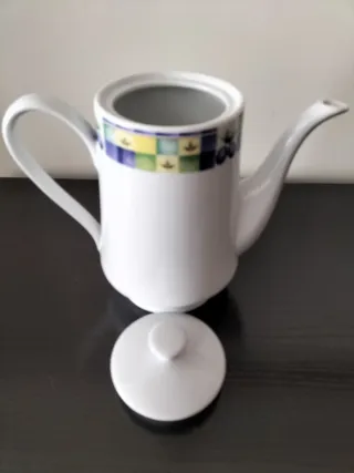 Cafetera de porcelana fina con diseño