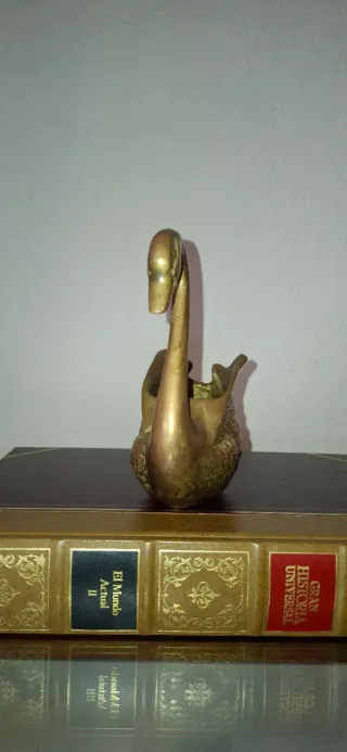 Cisne de bronce vintage