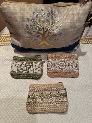 Bolso estampado flores y plumas