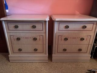 Cómoda y Mesitas de Noche Beige/Rosa