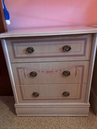 Cómoda y Mesitas de Noche Beige/Rosa