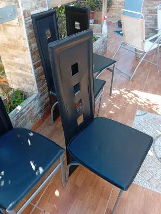 Juego de 6 Sillas Negras y Plateadas