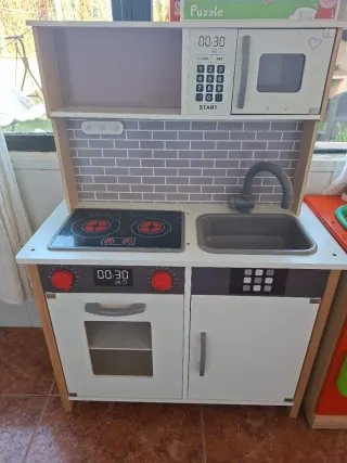 Cocinita Infantil y bloques.