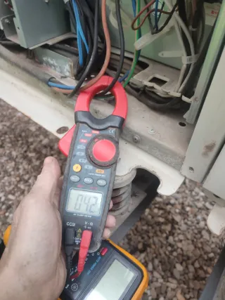 REPARACION. Y MANTENIMIEYO AIRE  ACONDICIONADO