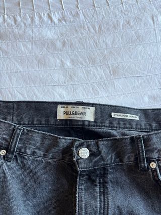 Pantalón vaquero negro de Pull&Bear