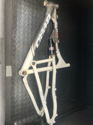 Suspensión Rock Shox y cuadro de regalo