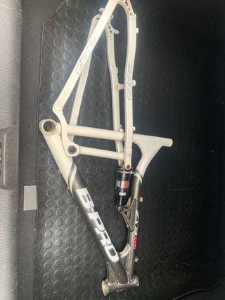 Suspensión Rock Shox y cuadro de regalo
