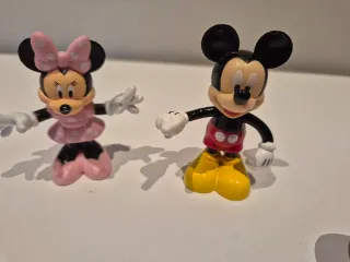 Figuras Mickey y Minnie con Avión